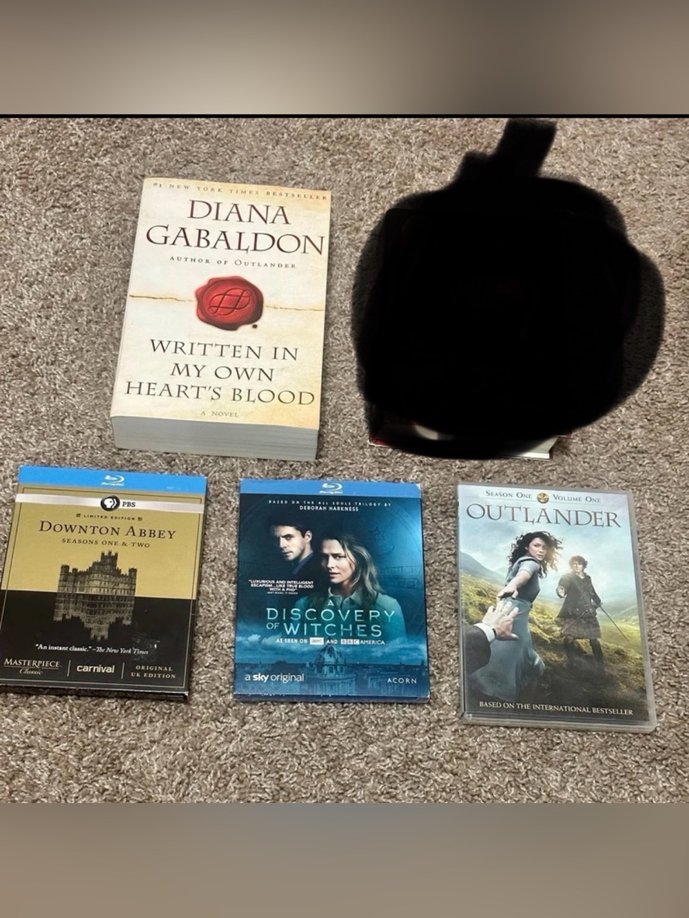 Outlander book8   8 dvd S1 V1 Downtown Abbey discovery of witch  Diana Gabaldon